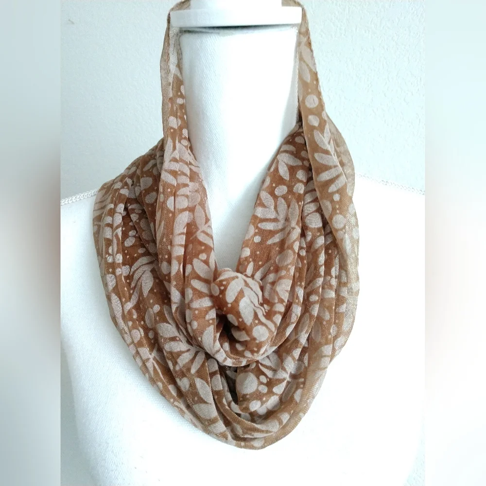 NEW Lavello Infinity Scarf Holiday Winter Brown White Leaves Berries Dot Print